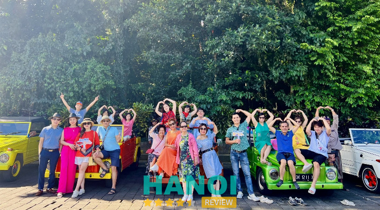 Công ty Du lịch GoldenTour
