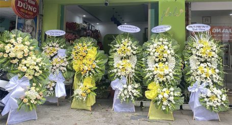 Hoa chia buồn đám tang FLoLi chi nhánh ở Quận Đống Đa