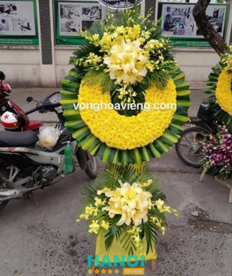 Vòng hoa viếng Hà Đông