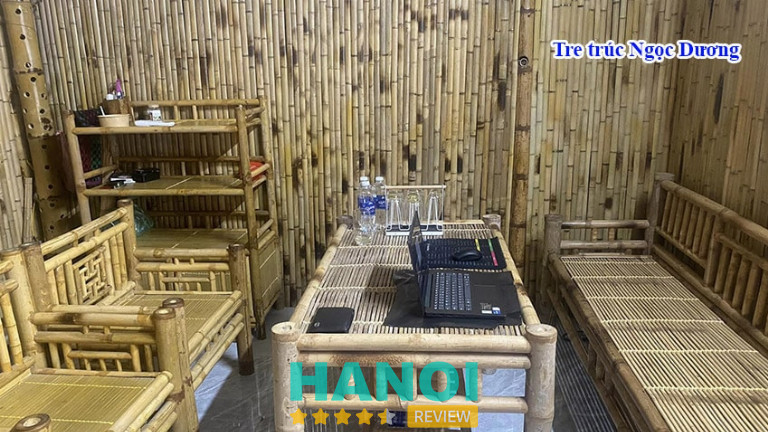 Không gian nội thất bằng tre trúc sang trọng với bàn ghế trường kỷ tre, kệ để đồ bằng tre