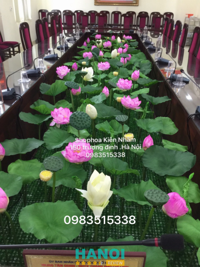 Hoa lụa phòng họp của Shop hoa lụa Kiên Nhâm Hà Nội