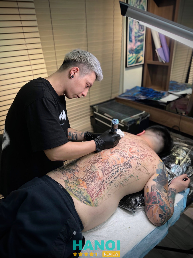 Tú Đen là thợ xăm tattoo nổi tiếng tại Hà Nội 