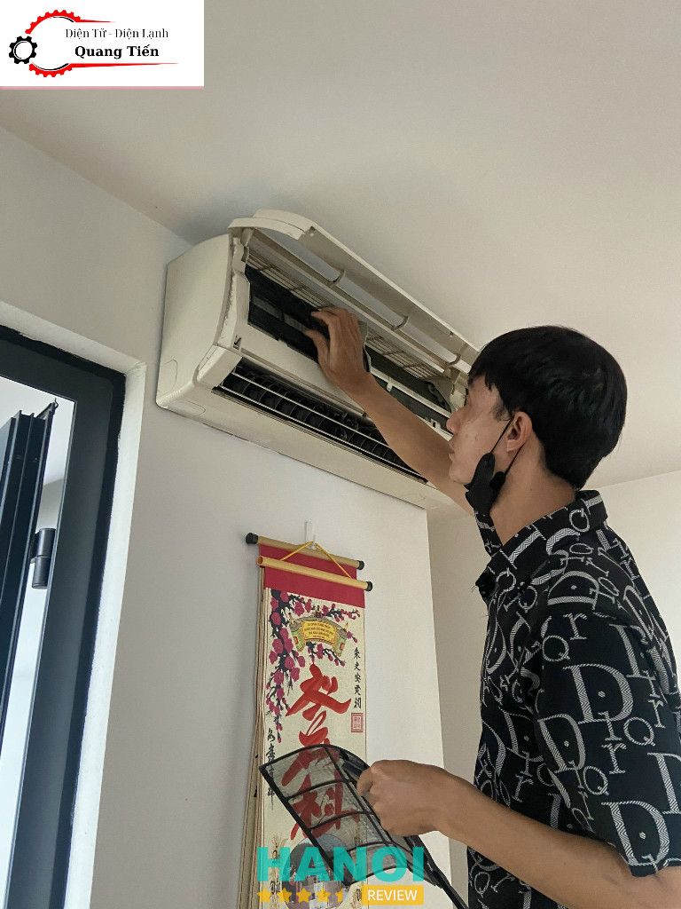 Vệ sinh điều hòa định kỳ cùng Quang Tiến
