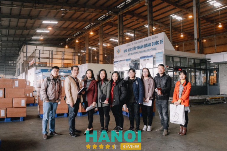 Hoạt động đi thực tế tại Cảng trong khóa học xuất nhập khẩu tại Hà Nội