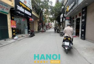 Phố Hoa Bằng: Nét đẹp rêu phong và thiên đường ẩm thực bình dân giữa Thủ Đô