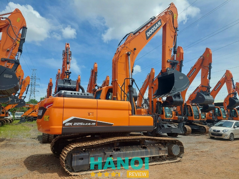 máy xúc cũ tại Hà Nội