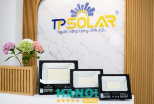Top đèn năng lượng mặt trời 300W được người dùng đánh giá cao
