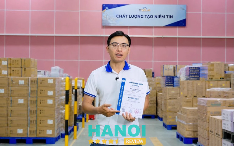 Đèn năng lượng mặt trời 300W