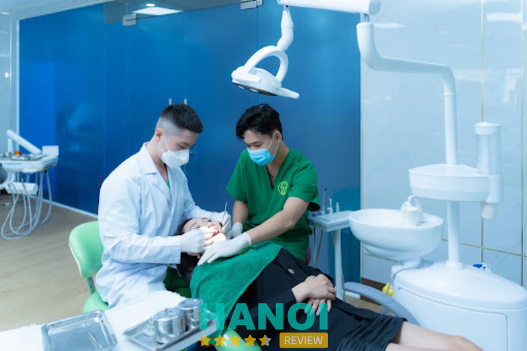 Nha Khoa Đăng Lưu kết hợp công nghệ và bác sĩ theo dõi quá trình chỉnh nha