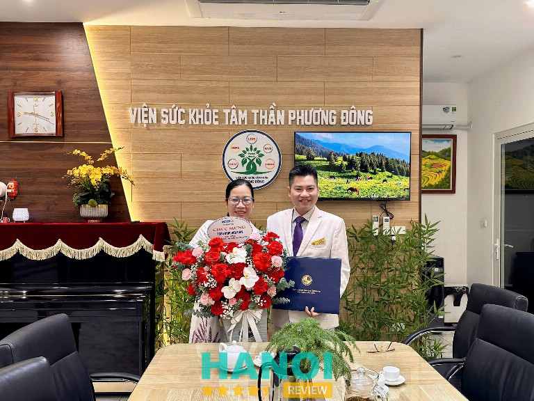 Bác sĩ Đinh Hữu Uân trong hoạt động thăm khám hoặc làm việc tại Viện Sức khỏe Tâm thần Phương Đông.