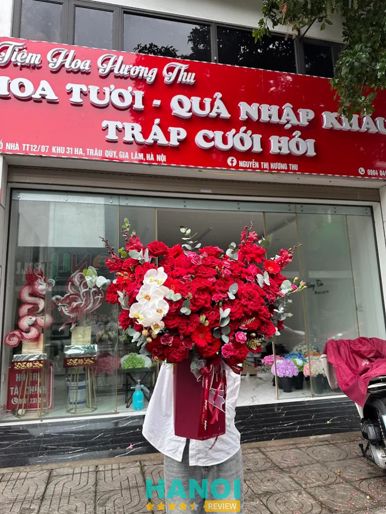 Tiệm Hoa Hương Thu làm kệ khai trương ở Gia lâm